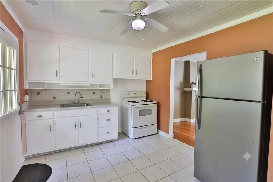 4813 Canterbury Street, Roeland Park, KS 66205 - #2
