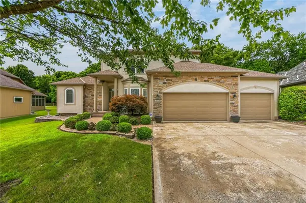 2529 SW Kristin Drive, Lee's Summit, MO 64082