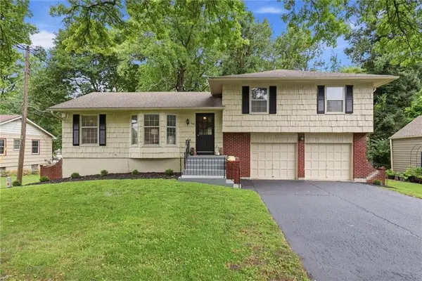 6411 W 69th Street, Overland Park, KS 66204