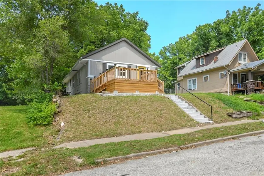 4526 Park Avenue, Kansas City, MO 64130 - #2