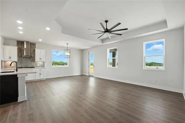 1415 N 163rd Circle, Basehor, KS 66007