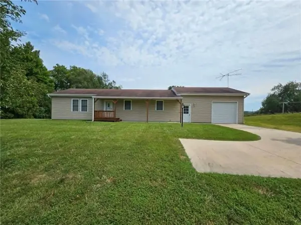 9807 SW State Route Jj Highway, St Joseph, MO 64504