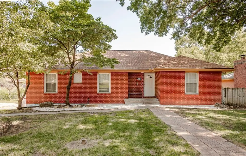 600 E Linwood Terrace, Independence, MO 64055 - #1
