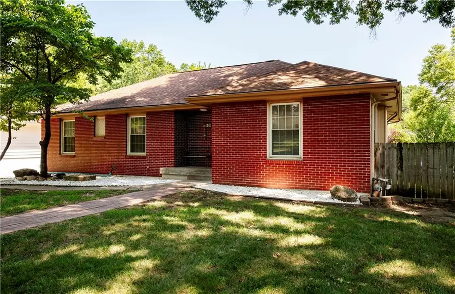 600 E Linwood Terrace, Independence, MO 64055 - #3