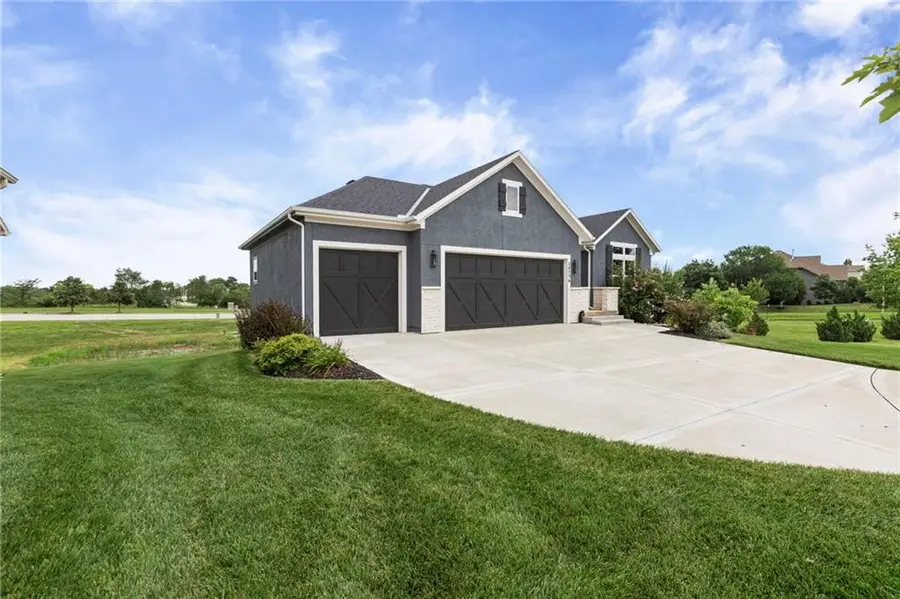 24736 W 112th Street, Olathe, KS 66061 - #2