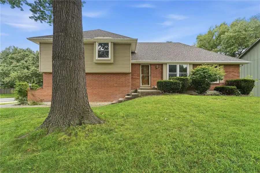 400 S Normandy Drive, Olathe, KS 66061 - #2