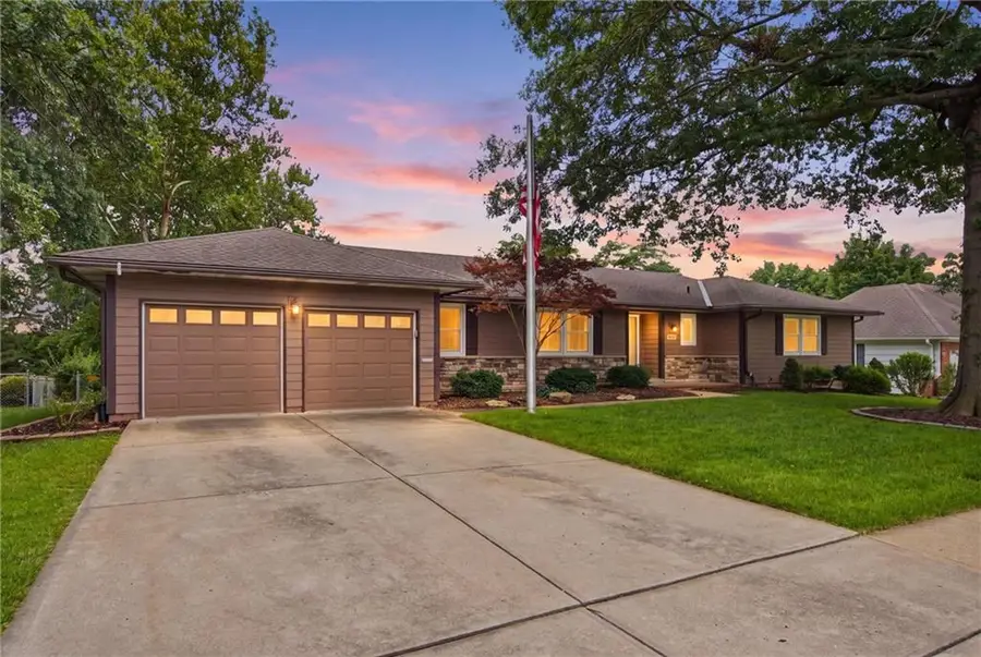 6901 W 101st Terrace, Overland Park, KS 66212 - #3