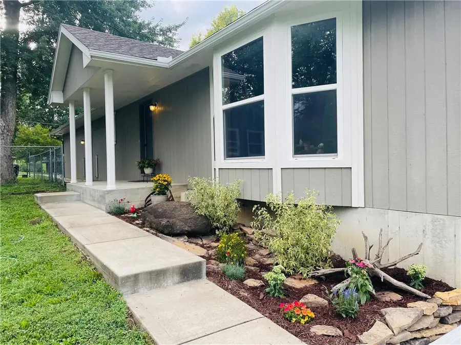 1832 Cleveland Terrace, Leavenworth, KS 66048 - #3