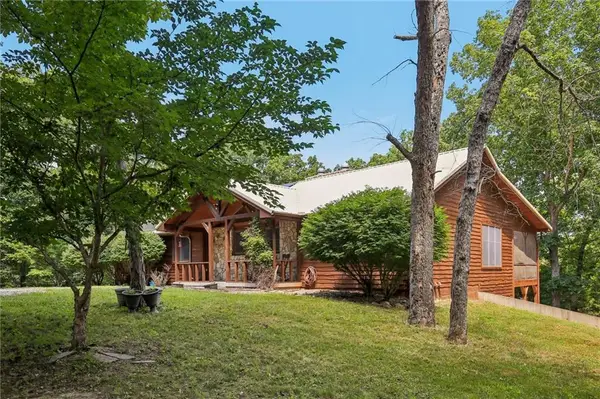 110 SE 1804p Lane, Clinton, MO 64735