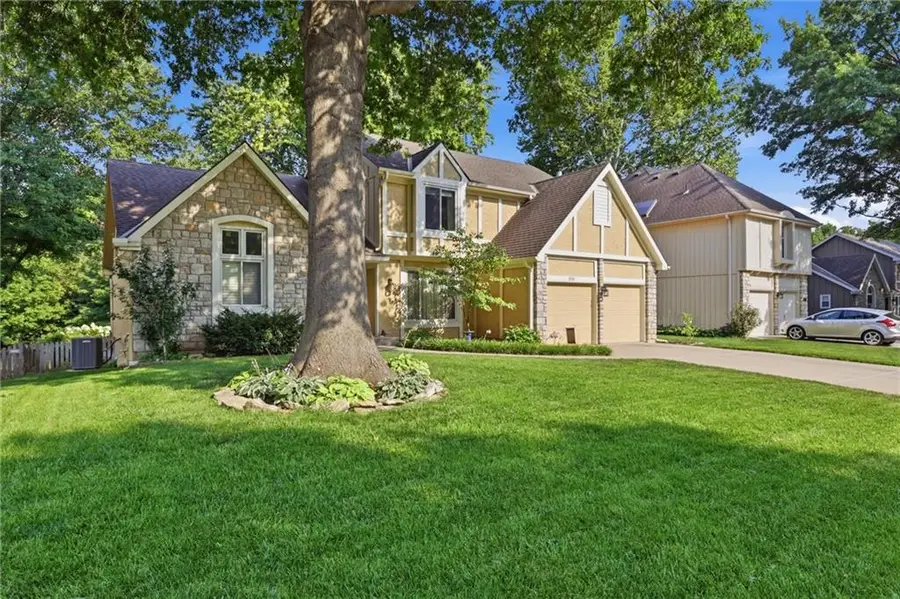 8531 Hallet Street, Lenexa, KS 66215 - #3