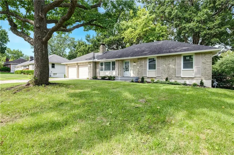 7404 Willow Avenue, Raytown, MO 64133 - #3