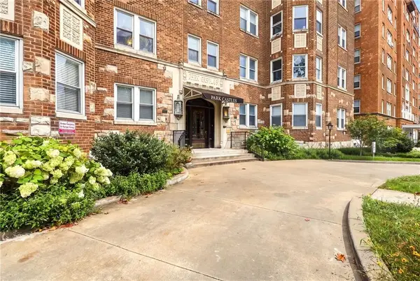 309 E Emanuel Cleaver Boulevard #404, Kansas City, MO 64112