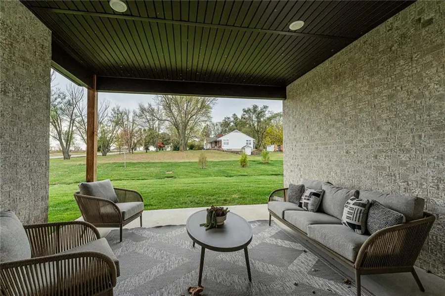 18510 W 195th Terrace, Spring Hill, KS 66083 - #2
