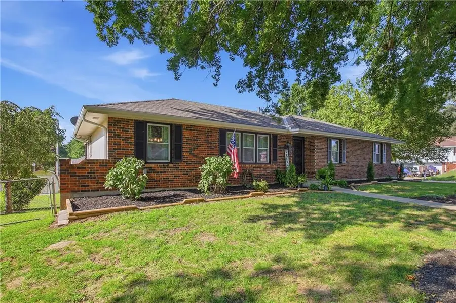 801 E 14th Street, Oak Grove, MO 64075 - #2