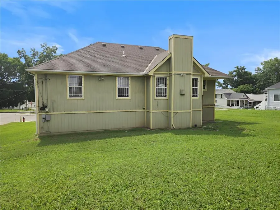 2035 Montgall Avenue, Kansas City, MO 64127 - #3