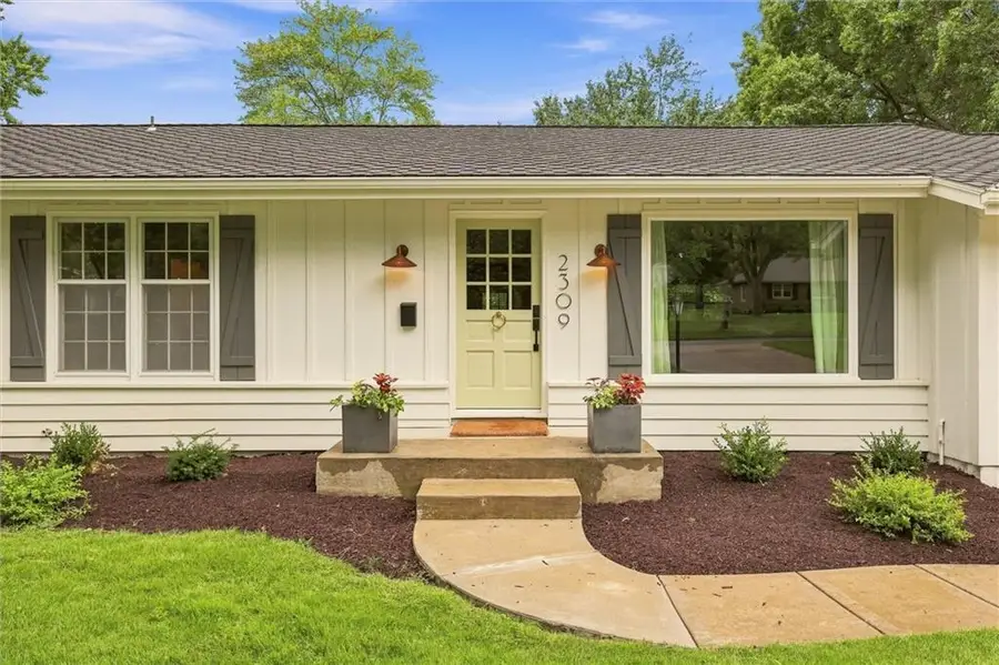 2309 W 104th Street, Leawood, KS 66206 - #2