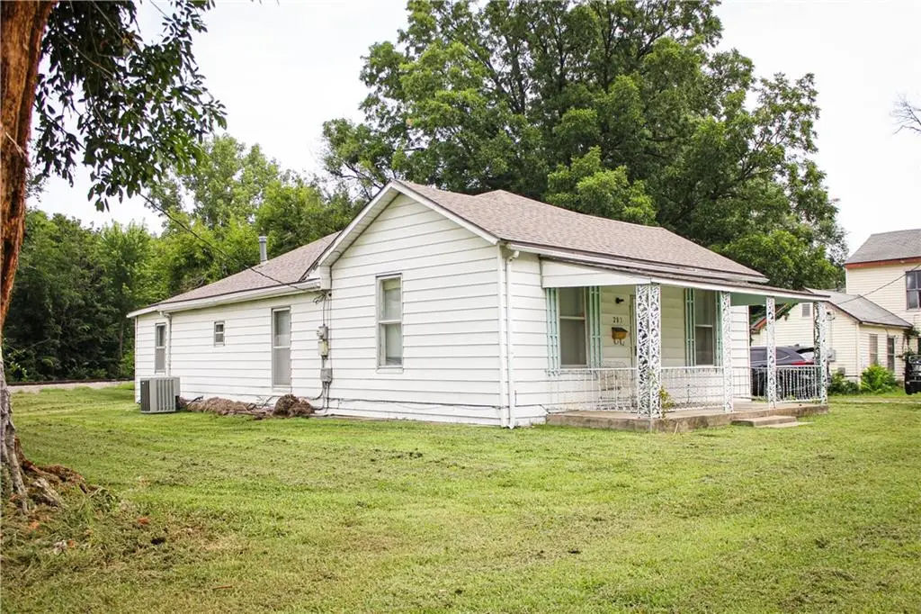 203 E Elm Street, Clinton, MO 64735 - #1