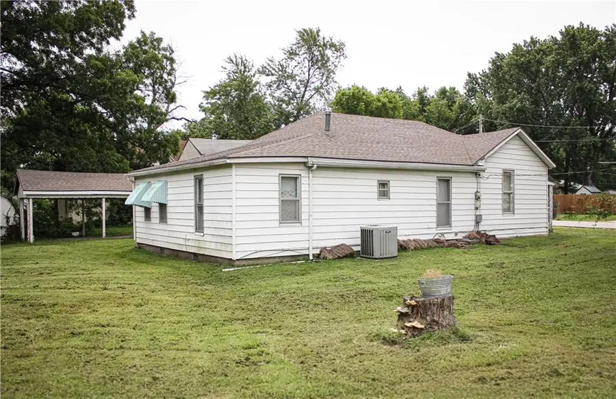 203 E Elm Street, Clinton, MO 64735 - #2
