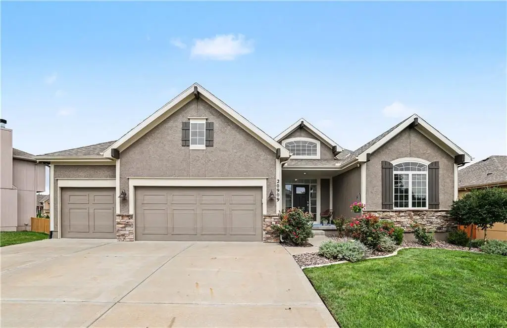 20909 S Barker Road, Spring Hill, KS 66083 - #1