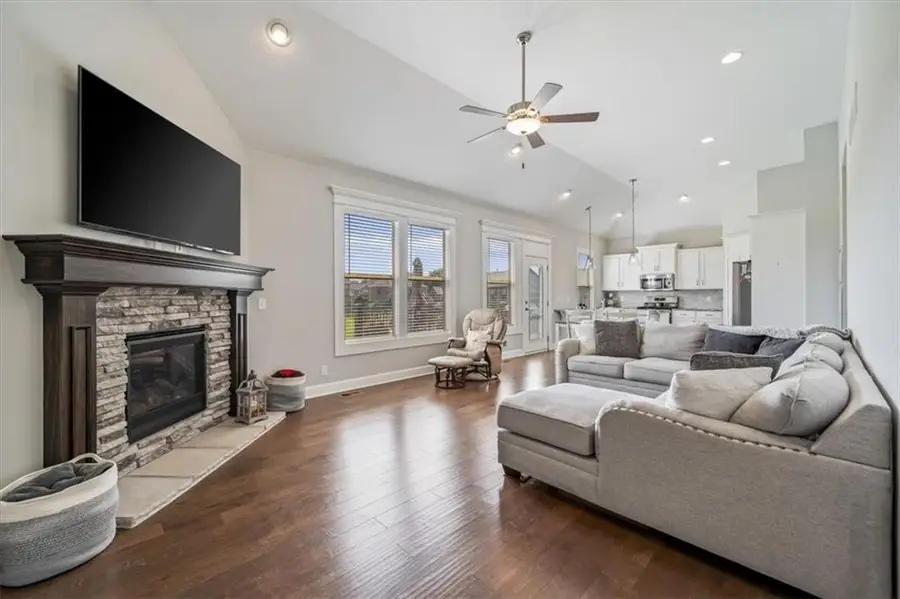 1327 N 161st Terrace, Basehor, KS 66007 - #3