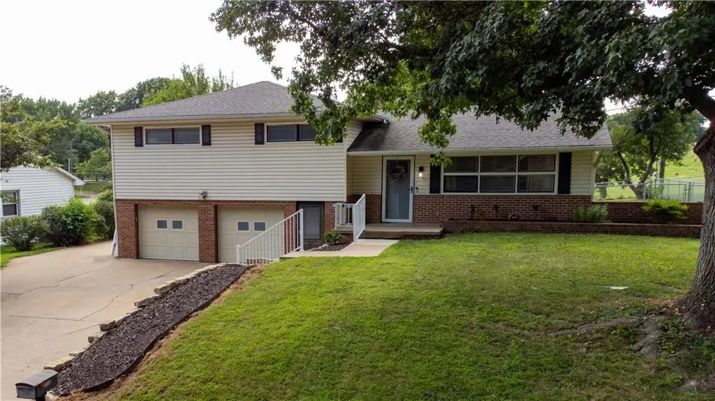 2212 N 33rd Terrace, Saint Joseph, MO 64506 - #1