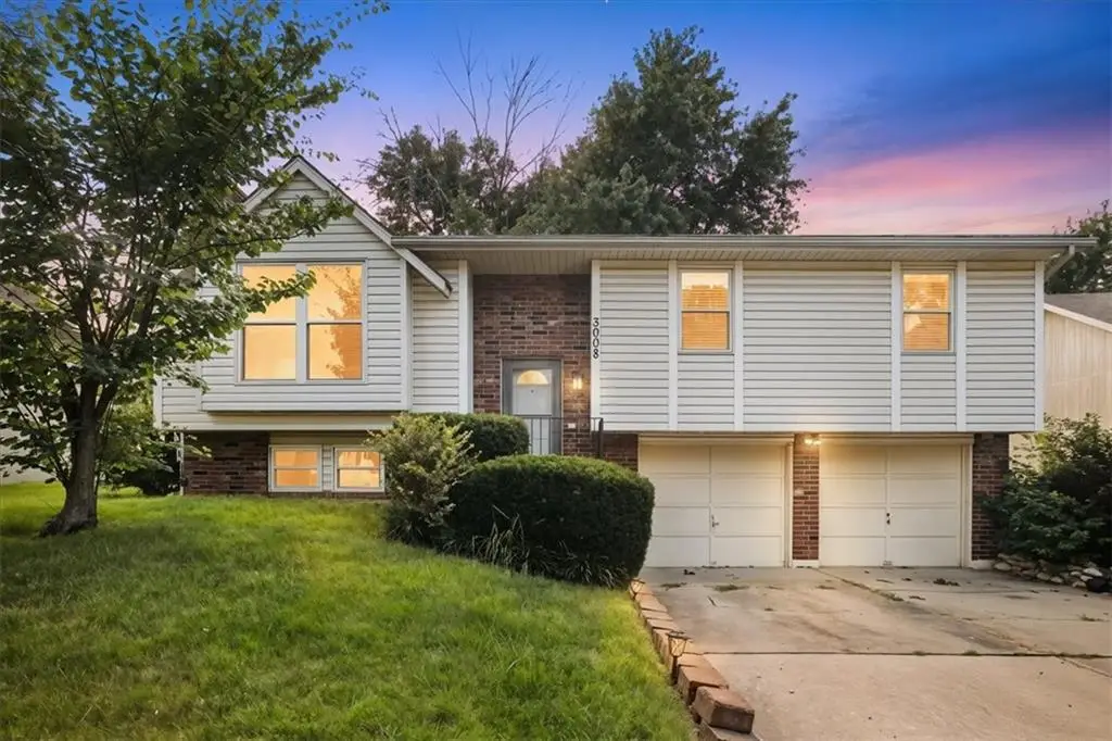 3008 S Bryn Mawr Drive, Independence, MO 64057 - #1