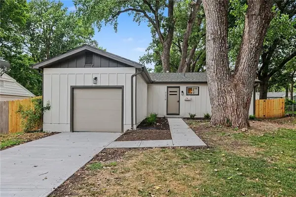 7216 Beverly Street, Overland Park, KS 66204