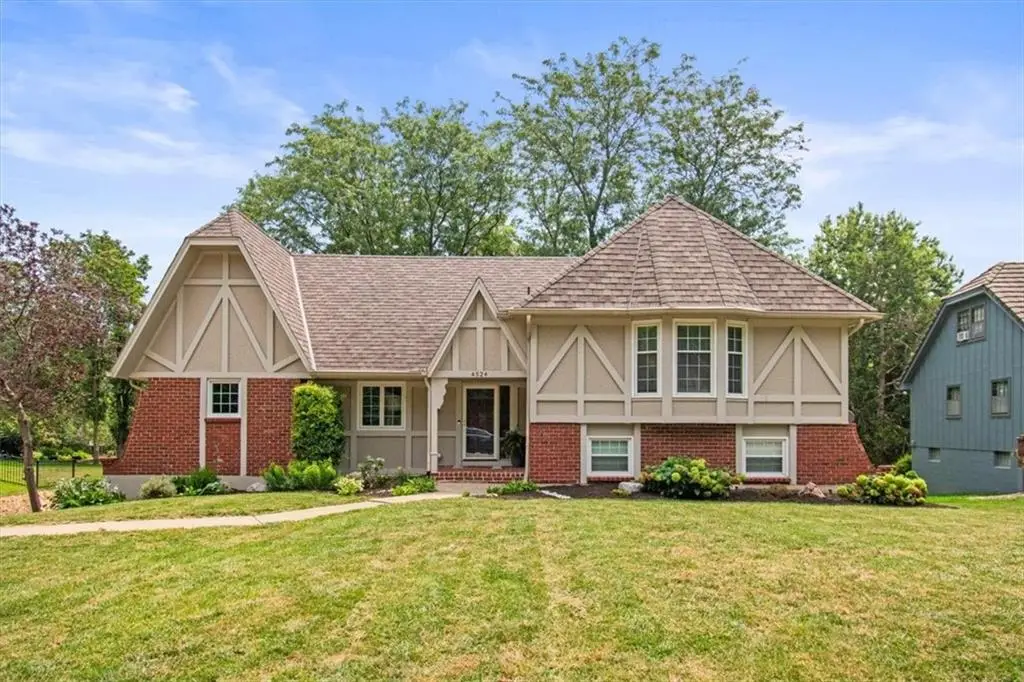 4524 NW Bramble Terrace, Lees Summit, MO 64064 - #1