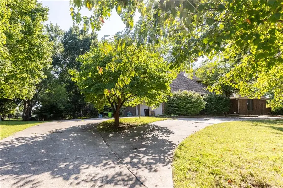 715 Sunset Lane, Belton, MO 64012 - #2
