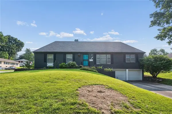 4835 NE Sherwood Drive, Kansas City, MO 64119