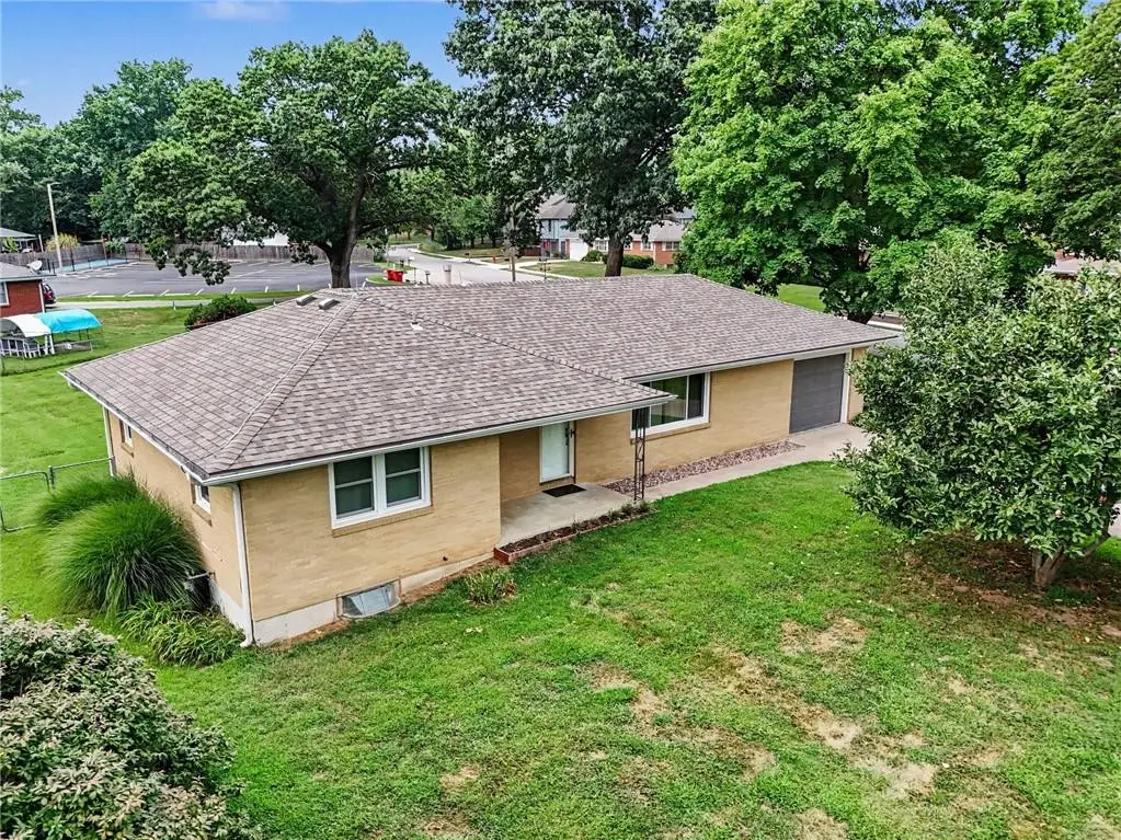 108 Highland Drive, Smithville, MO 64089 - #1