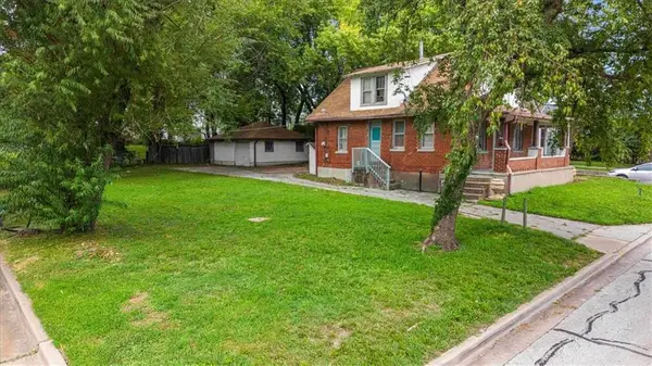 2330 W 48th Street, Westwood, KS 66205
