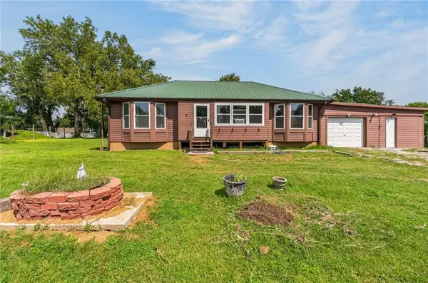 305 E Elm Street, Polo, MO 64671