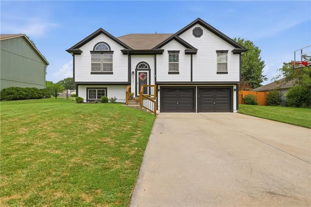 309 E Phillips Street, Odessa, MO 64076 - #1
