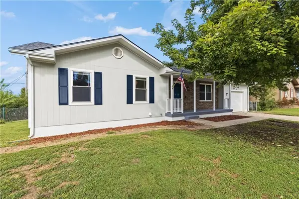 504 Younger Drive, Harrisonville, MO 64701