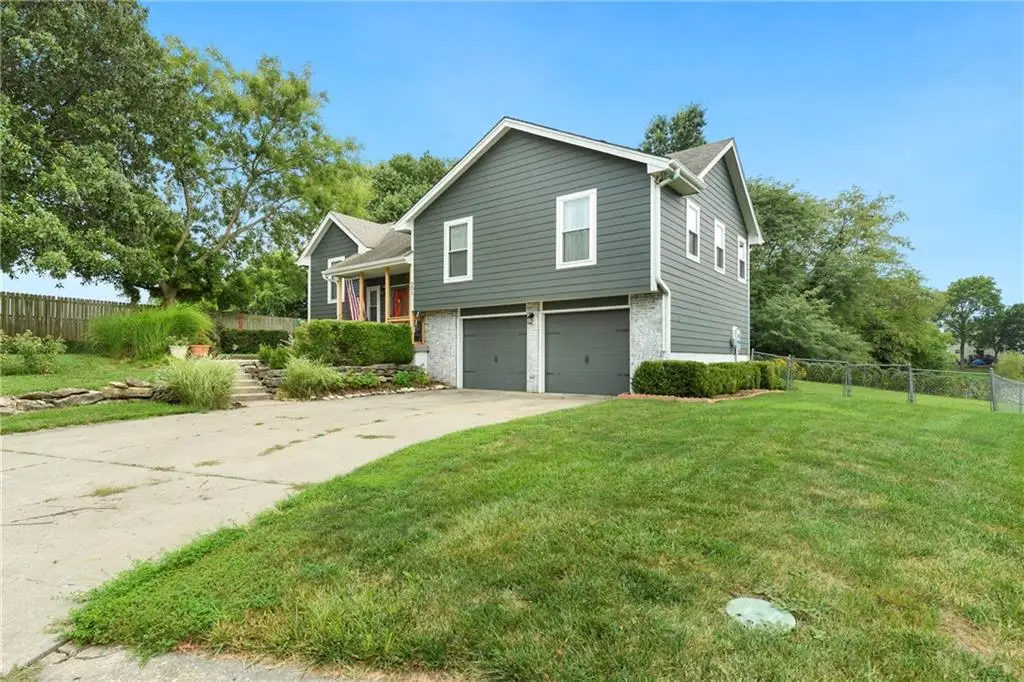 906 Fairview Circle, Pleasant Hill, MO 64080 - #1