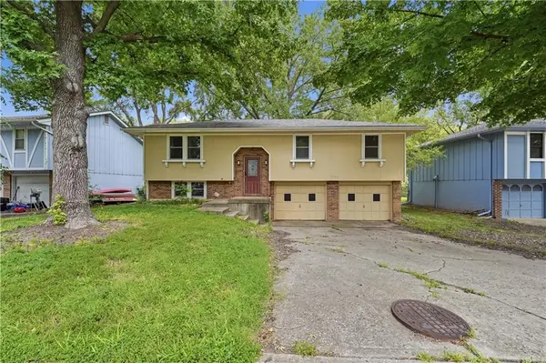 6493 Delta Avenue, Kansas City, MO 64151