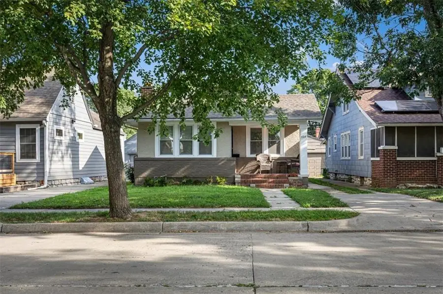 824 E 23rd Avenue, Kansas City, MO 64116 - #2