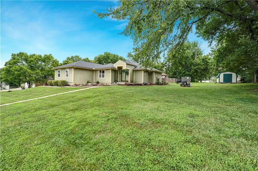 13710 Barber Avenue, Bonner Springs, KS 66012 - #2