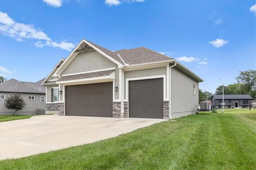 6709 Proctor Avenue, Kansas City, MO 64133 - #3