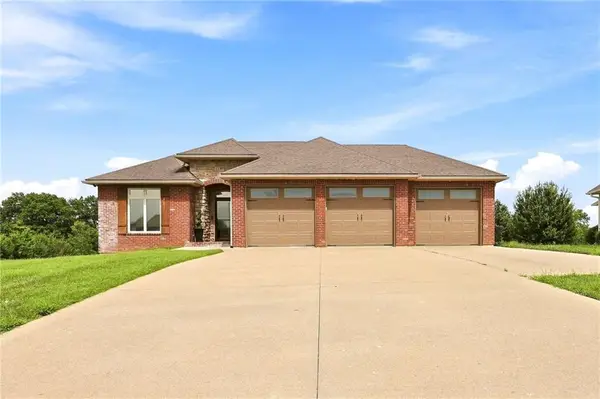 1227 Holland Square, Warrensburg, MO 64093
