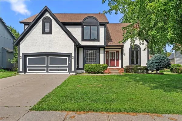 1361 S Hunter Drive, Olathe, KS 66062