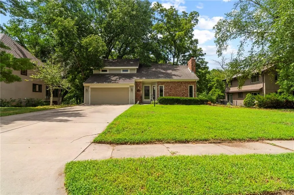 3144 Lakeview Circle, Leavenworth, KS 66048 - #1
