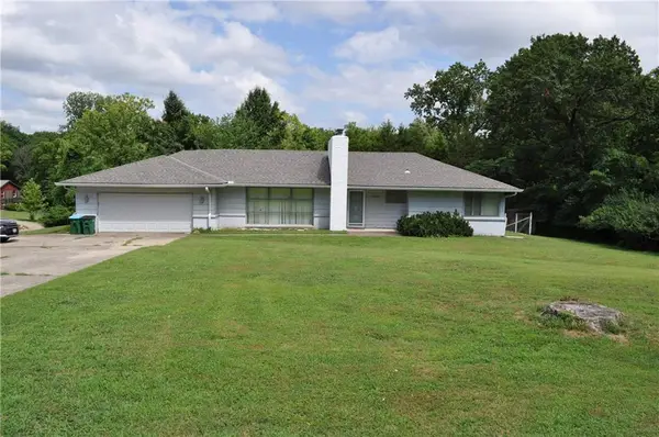 7515 NW Lake Road, Platte Woods, MO 64151