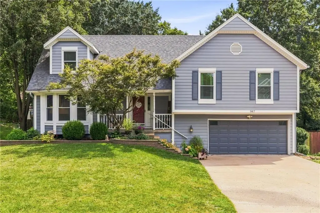 947 E Oakview Street, Olathe, KS 66061 - #1