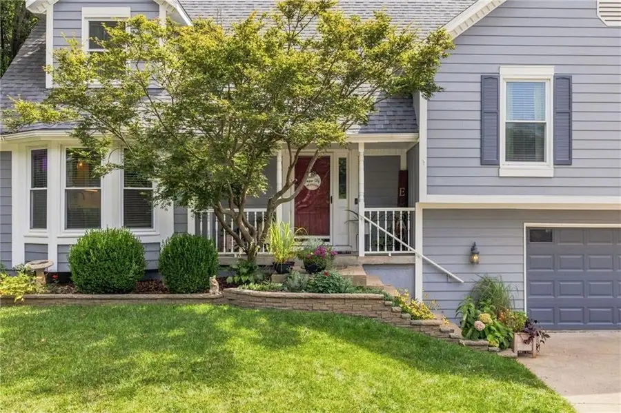 947 E Oakview Street, Olathe, KS 66061 - #2