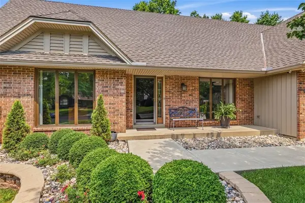 6312 W 108th Street, Overland Park, KS 66211