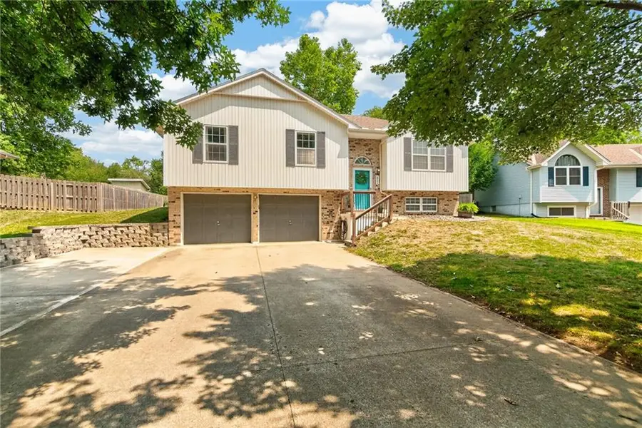 511 Quail Creek Drive, Odessa, MO 64076 - #2