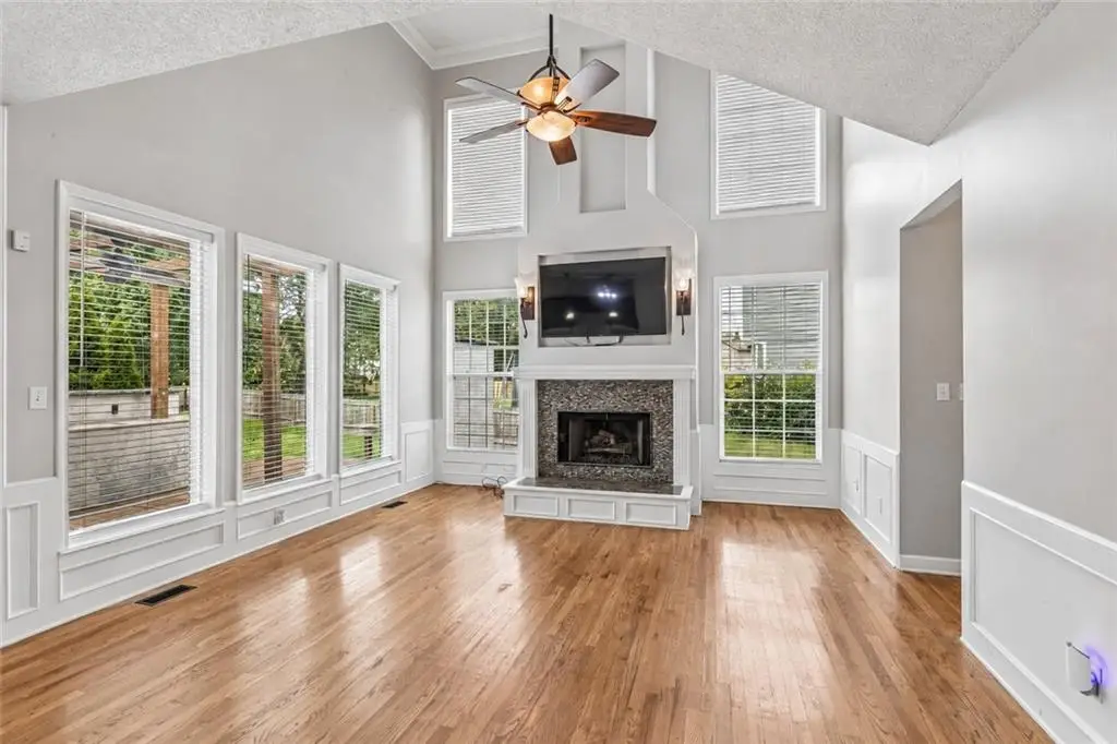 8925 W 132nd Terrace, Overland Park, KS 66213 - #1