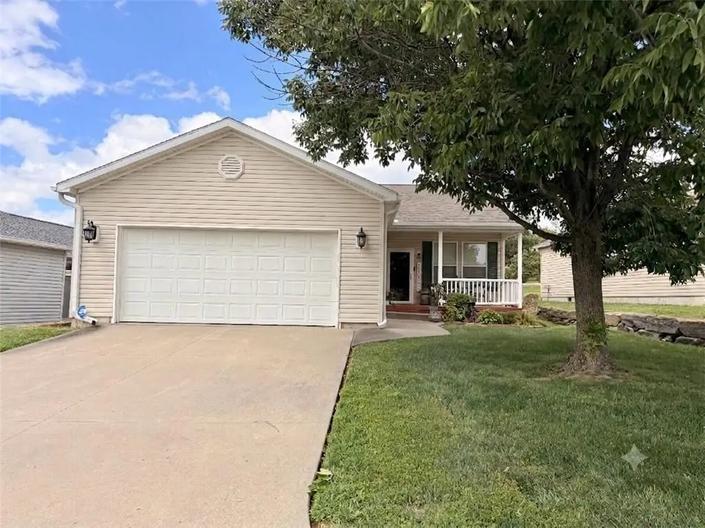 12218 N Pomona Avenue, Kansas City, MO 64163 - #1